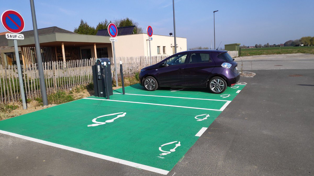 #MobilitéElectrique les 2 bornes #Irve de #Boeseghem sont en service #transitionénergétique #Flandre