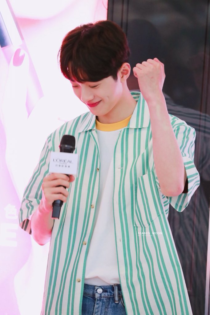 seabedmoon0923's tweet photo. 190415   🤩🤩🤩😭😭😭

#라이관린 #赖冠霖 #LaiKuanlin #LAI_KUANLIN #LAIKUANLIN https://t.co/izlTvXjFtp