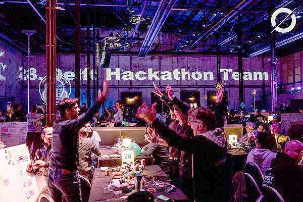 Felicitaties voor TU Delft, AFM en DNB dat als Delft Hackathon Team met een oplossing voor digital ID in de track “21st century digital citizenship” gewonnen heeft bij de Hackathon in Groningen #odyssey #odysseyhack