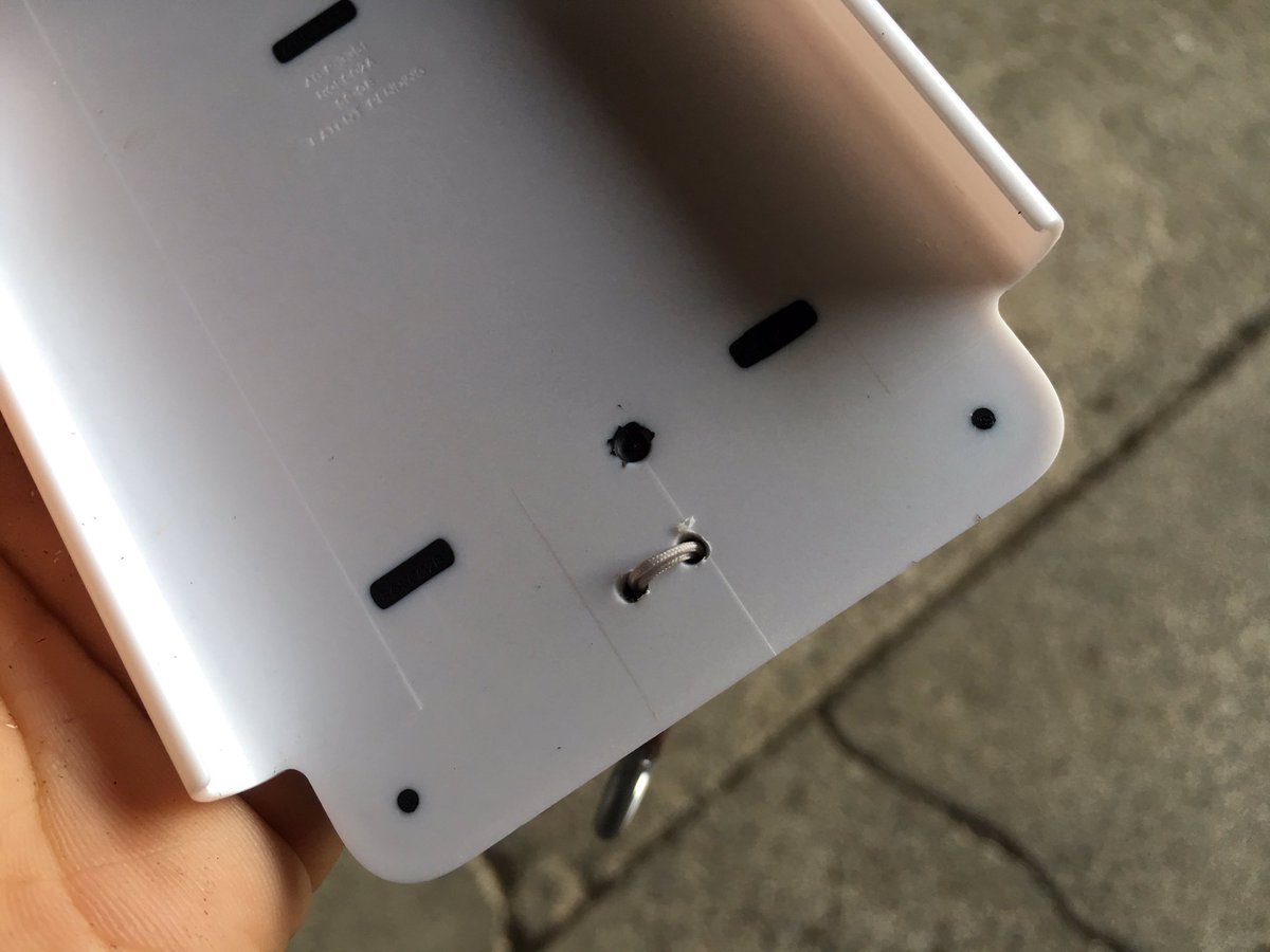 TSE_ricksans's tweet image. アイホンの修理が終わり新ケースが来たので早速ストラップホールを自作。
今回のケースはミルスペック。
#ballistic
#アイホン
#6splus