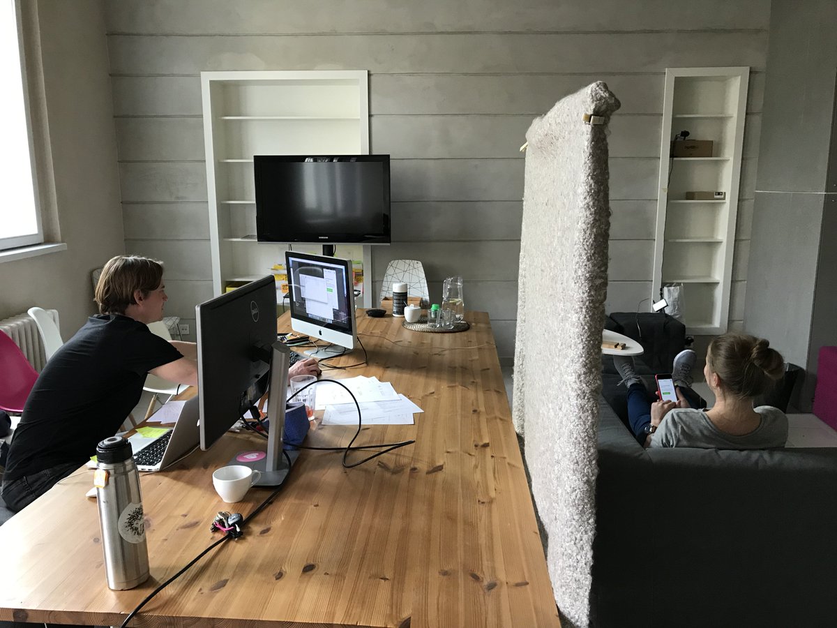 Skvely <a href="/2freshcz/">2FRESH</a> UX tym, ktery prenasi UX principy do zdravotnictvi. Pro <a href="/Tesla_Medical/">Tesla Medical s.r.o.</a> pomahame vyrobit pristroj, ktery ma pomoci v lecbe hyperaktivniho mocoveho mechyre. Zrovna testujeme jednu z prvnich verzi. #healthcare #uxdesign