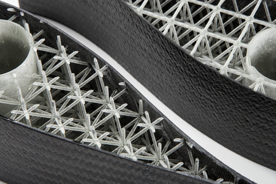 These customised strong and lightweight products can be 3D printed in almost any shape. 3D printed customised composites by <a href="/Fiberneering/">Fiberneering</a> materialdistrict.com/material/custo… #materialoftheday #materials