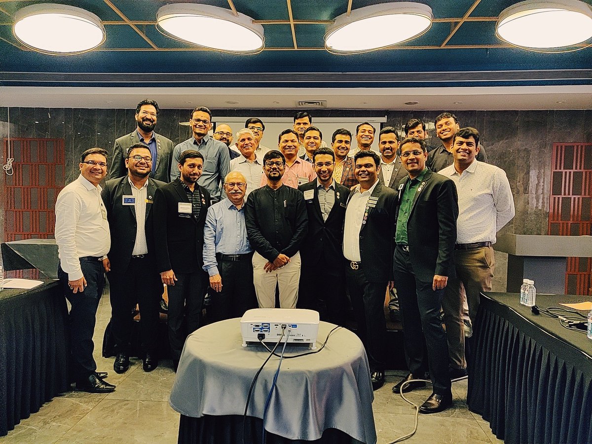 KanhaiyaNM's tweet image. #BNI #B2BTextileForum Meeting Today 😍👍