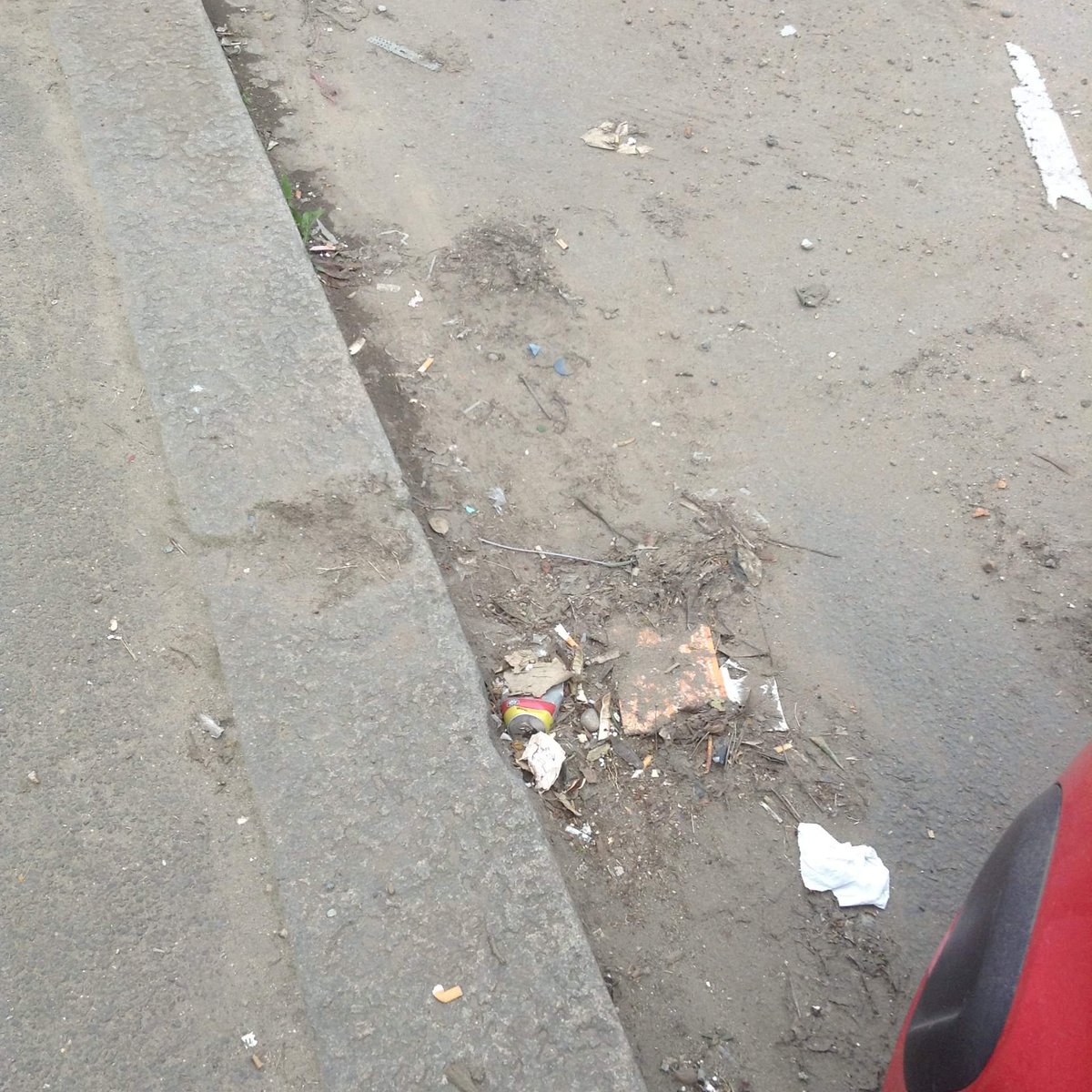 MertonBinBot's tweet image. Durnsford Road SW19 8DR not known by @VeoliaUK #MuckyMerton