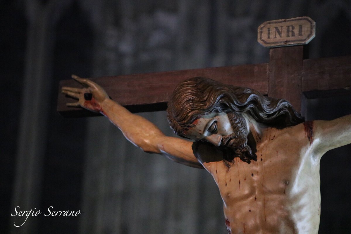 PreciosaSangrev's tweet photo. Esta noche, a las 23:00h, nuestra Cruz de Guía partirá de nuestra Sede con el Stmo. Cristo del Olvido.

Que esta noche sea de oración, olvido y perdón.

📷 @fotos_sergio https://t.co/aPO29F9hr0