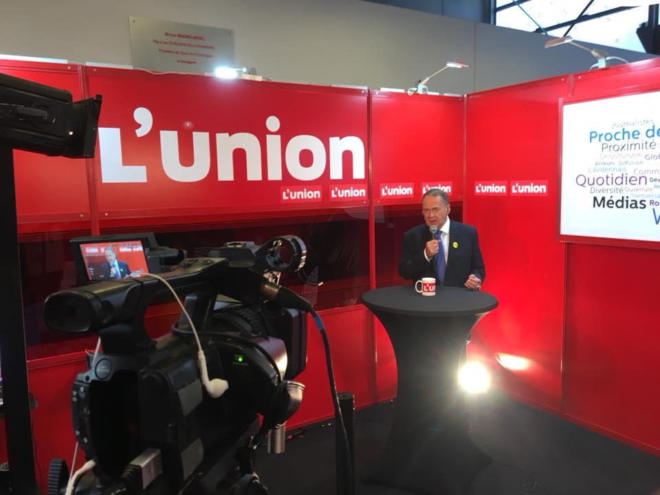 Nous sommes très fiers de rejoindre les rangs de <a href="/Twitter/">Twitter</a> ! 

Suivez-nous pour voir les dernières images de #tournage ! 

Partagez en masse notre compte pour que nous puissions faire découvrir à un max de gens notre travail !  
<a href="/creaprodchalons/">CréaProd</a>  
@VilledeChalons <a href="/VilledeReims/">Ville de Reims</a>