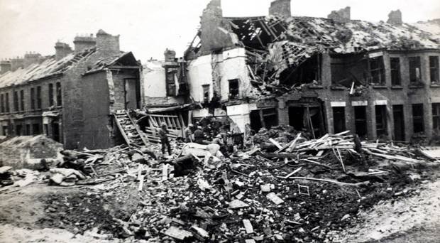  #Otd 1941: 2nd night of Belfast Blitz, on Easter Tuesday. 200 bombers of Luftwaffe attacked military & manufacturing targets. This was worst night. Apart from London, greatest loss of life in any UK Blitz, in  #Belfast (900 killed, 1500 injured). There would be 2 more nights.
