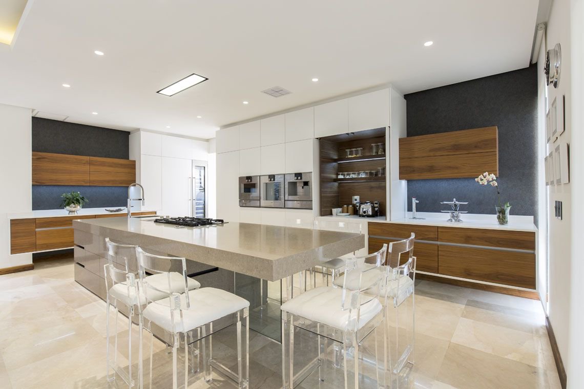 InterslabZA's tweet image. Give us your details and we'll get you a quote for your dream kitchen: buff.ly/2GPba88 #kitchentrends by #kitchenclassics