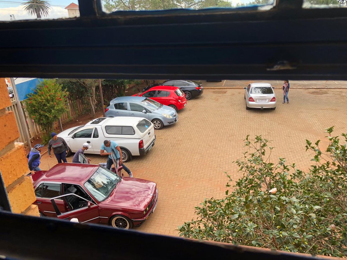 crimeairnetwork's tweet photo. SHOOTING : WESTBURY. JHB. GP. https://t.co/yORDVJsXYu