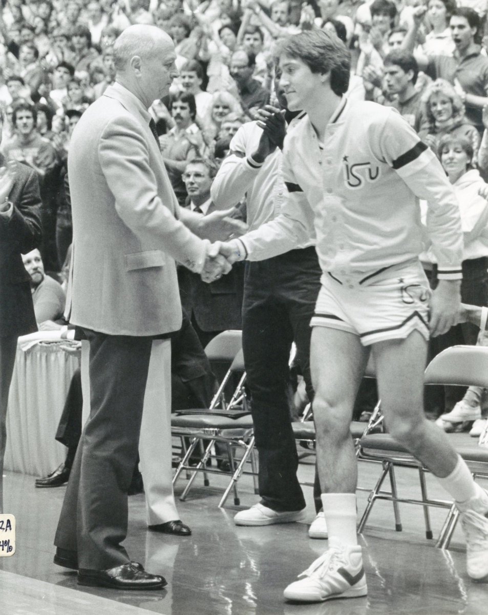 CycloneMBB's tweet photo. On this date 25 years ago, Johnny Orr announced his retirement from coaching after 14 years leading Iowa State. What a career it was! #Cyclones https://t.co/GXz2InNEf4