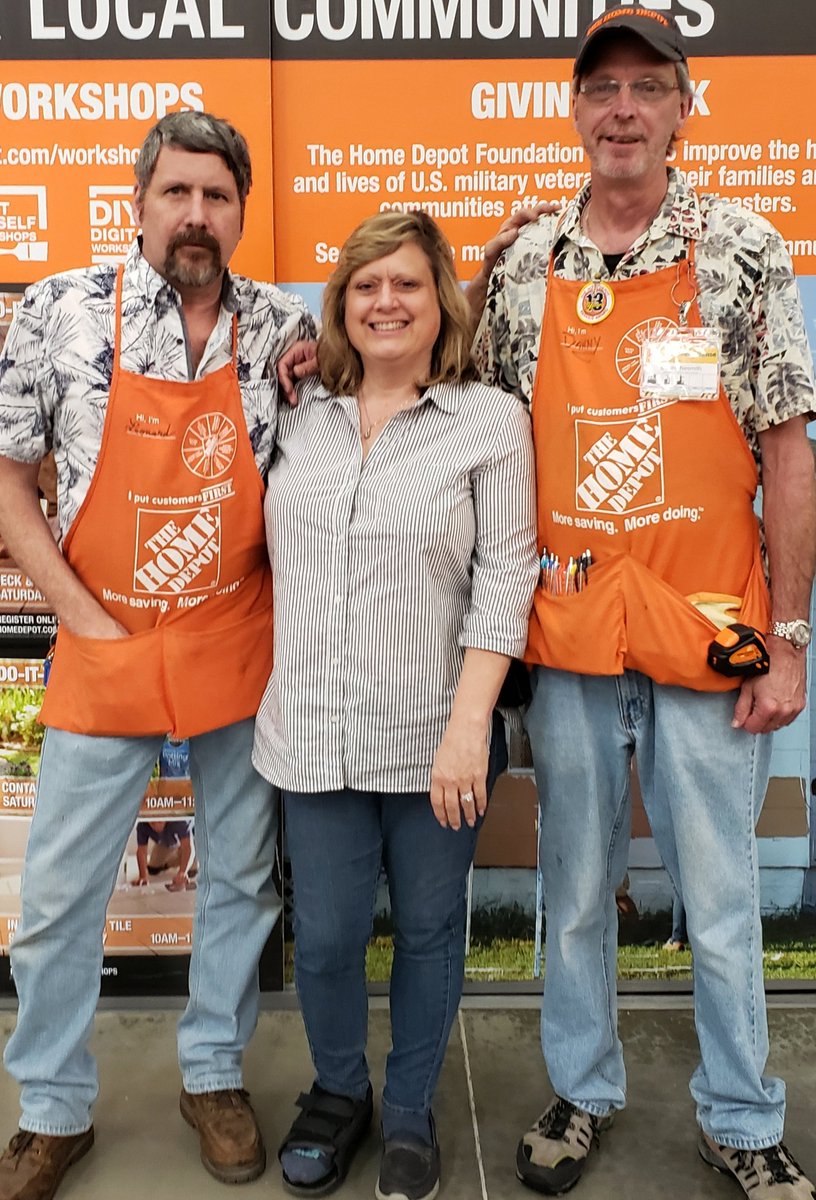 ReneeStruttmann's tweet photo. Thanks for 11 great years Home Depot! I will miss everyone! ASM Renee signing out....for good...mic drop! https://t.co/GyJl8hkbZV