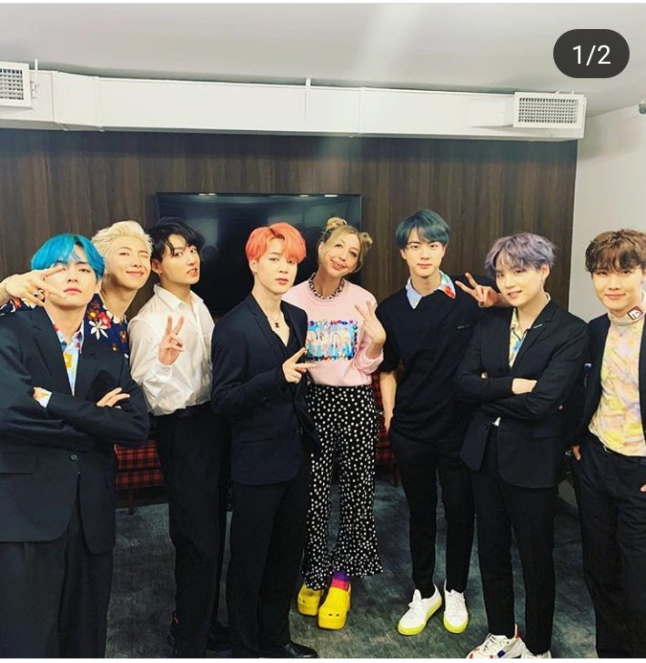 bwijingaeul's tweet photo. SEOKJIN GETTING THOSE ADORATION AND ATTRACTIVENESS HE DESERVES #Thirdguyfromright https://t.co/oJUq1gHKLR
