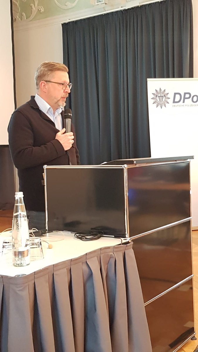 DPolGBayern's tweet photo. Der Landeshauptvorstand der #DPolG #Bayern tagt zwei Tage im #Kloster #Seeon am #Chiemsee. Themen u.a. Arbeitszeitmodelle, DuZ-Dynamisierung und vieles mehr. #Polizei #Polizeifamilie #deinetwegen https://t.co/95BM4tt4kP