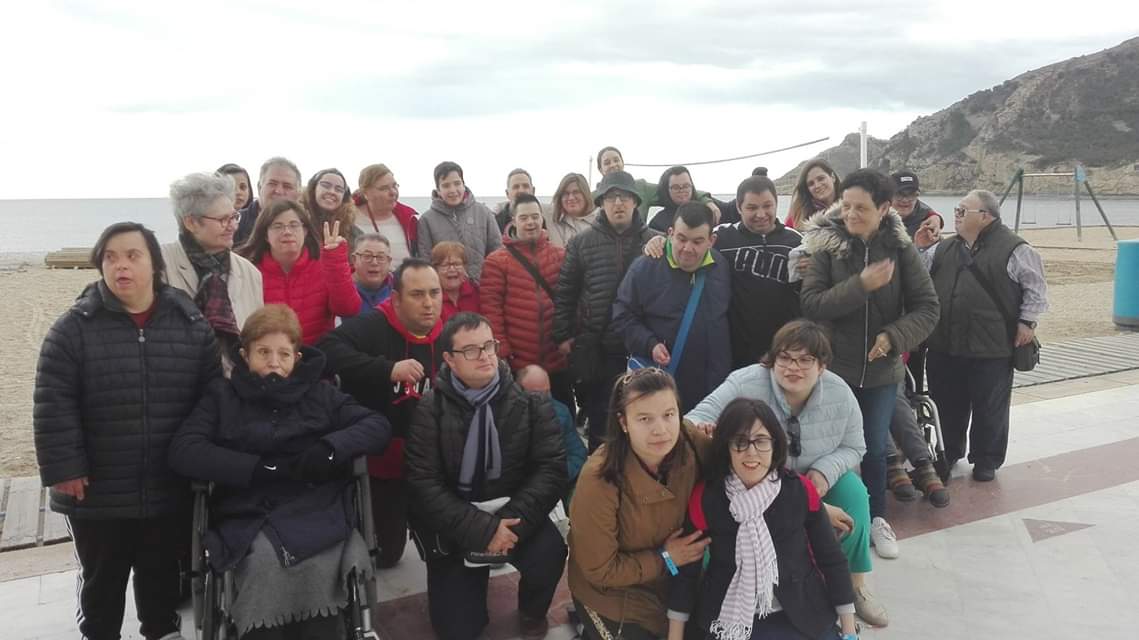 ASPRONAAB's tweet photo. A primeros de mes un grupo de Asprona han pasado unos días en Alfaz del Pí (Alicante), donde han realizado un montón de actividades! https://t.co/TrBOrukfxp