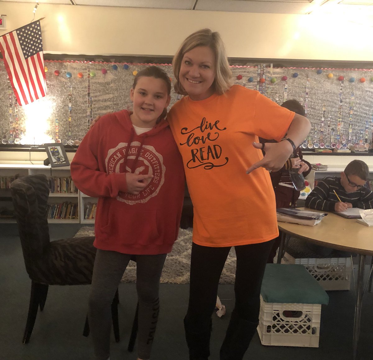 mrsgrun4th's tweet photo. She made me this adorable shirt!! π @MrsNCurry @Schwein4th #FESFourth Happy Monday!!! https://t.co/XpX9TJJp87