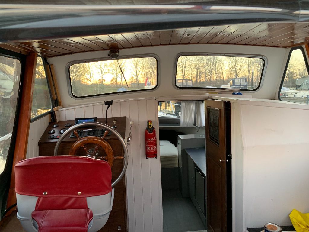 Mooie Tengro kruiser #tekoop aangeboden:
bootkopen.nl/a/motorkruiser…

#motorboot #boot #boten #boottekoop #botentekoop #bootkopen #kajuitboor #motorjacht #crown #kruiser #hiswa2019 #vaarseizoen #watersport #voorjaar #lente #zomer #nederland #maandag #MondayMotivation #varen