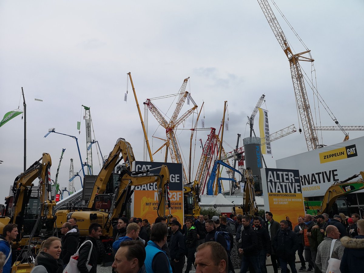 robotmakersgmbh's tweet photo. Vergangenen Freitag waren wir auf der #Bauma2019, um unsere Partner und Kunden zu besuchen und uns über aktuelle Themen zu informieren. 🏗️🚧 #IntelligentMobility #IntelligentMobileMachines #MobileAutomation https://t.co/nG5jQ5xAU7