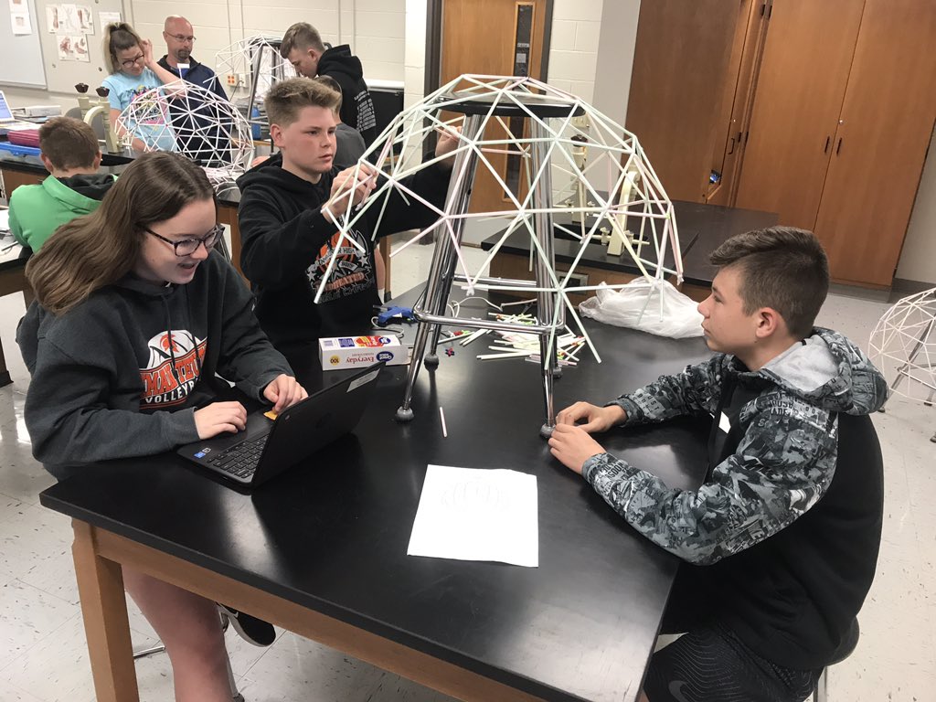 InmanSchools's tweet image. Inman Junior High students are currently building their geodesic domes in their science &amp;amp; engineering technology class. #communication #drivestudentsuccess #maximizingresources via @kimraybaldwin