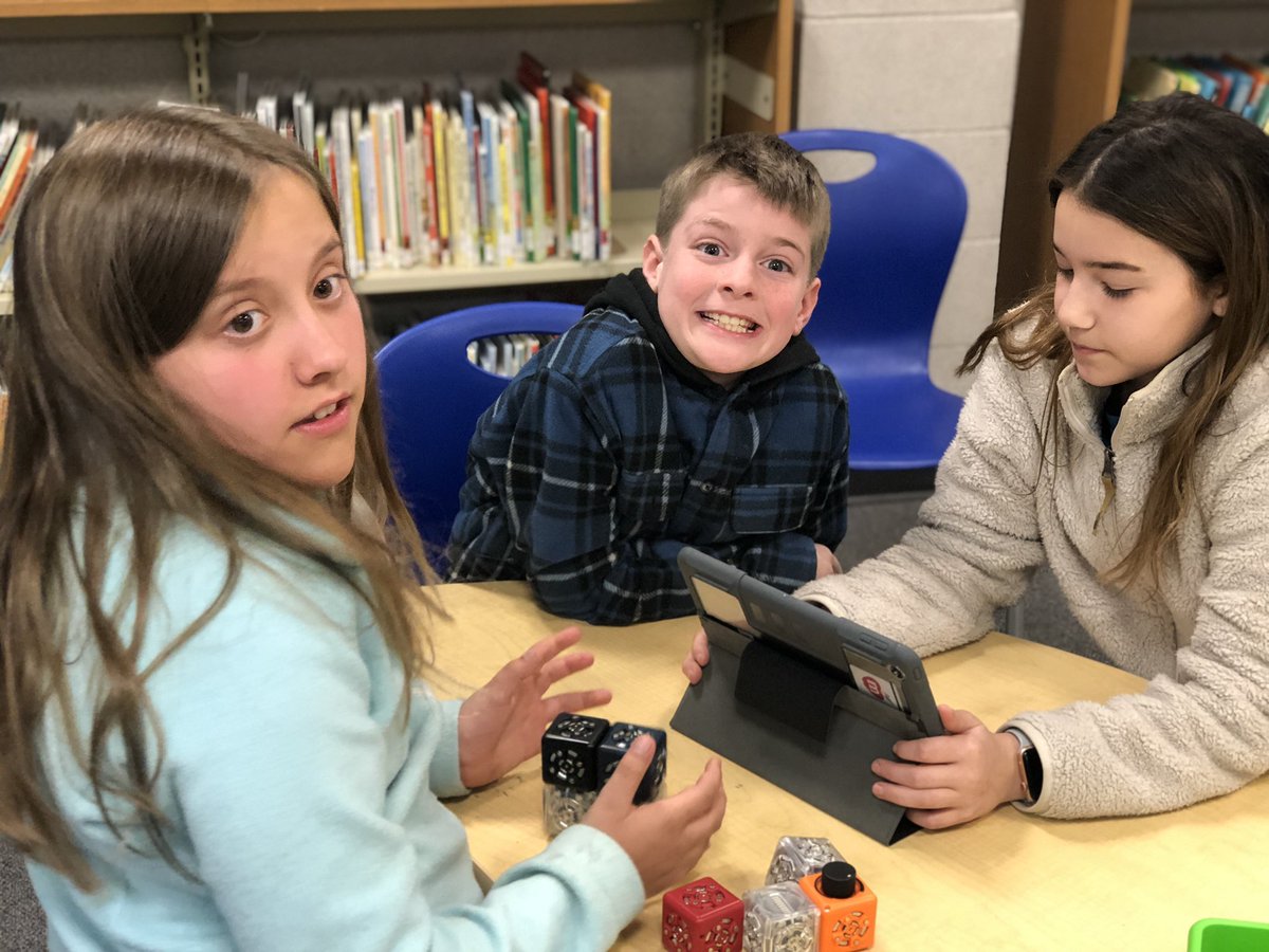 lpeterson43's tweet photo. Using Clips and iMovie to define and describe our @ModRoboticsEdu robots! @Cottonwood_Elem #Proud2bMPS #LoveMPSLibrary https://t.co/pZOHU79Qta