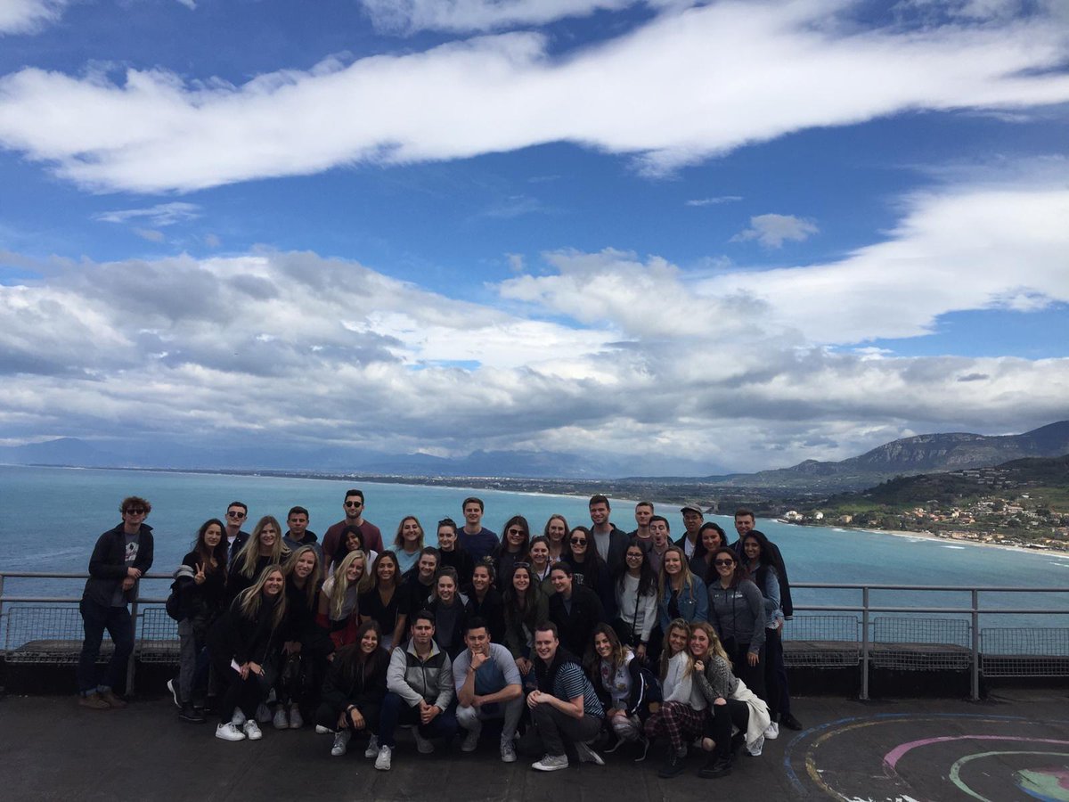 The spring program students just concluded their trip in #Cilento where they learned about the #Mediterraneandiet 
 #ACESabroad #ILLINOISabroad #italy #foodandculture #foodisculture #studyabroad #food #sustainability