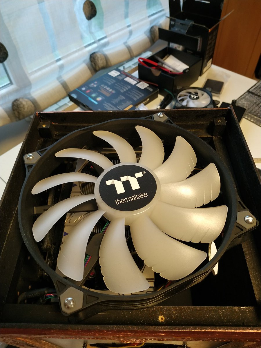 alberto_orco's tweet image. La bestia no se doma sola, hay que domarla. #modding #casecon #modder @Thermaltake_ES