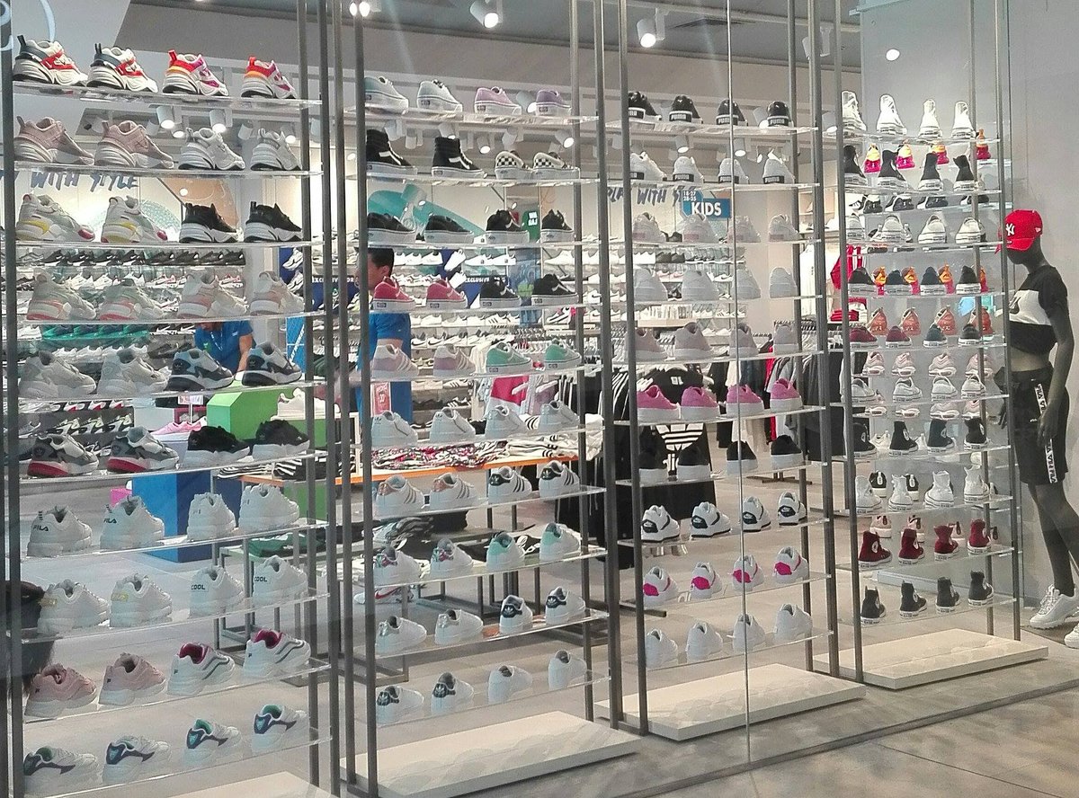 EspTorrelodones's tweet image. ¡Le damos la bienvenida a #AWLAB a nuestro centro comercial! ¡Ven a descubrir las mejores #tendencias para el estilo deportivo urbano! 👟 Está ubicado en la Primera Planta.