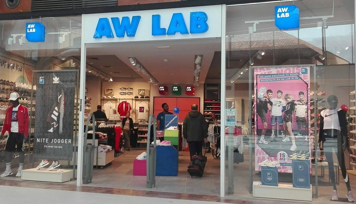 EspTorrelodones's tweet image. ¡Le damos la bienvenida a #AWLAB a nuestro centro comercial! ¡Ven a descubrir las mejores #tendencias para el estilo deportivo urbano! 👟 Está ubicado en la Primera Planta.