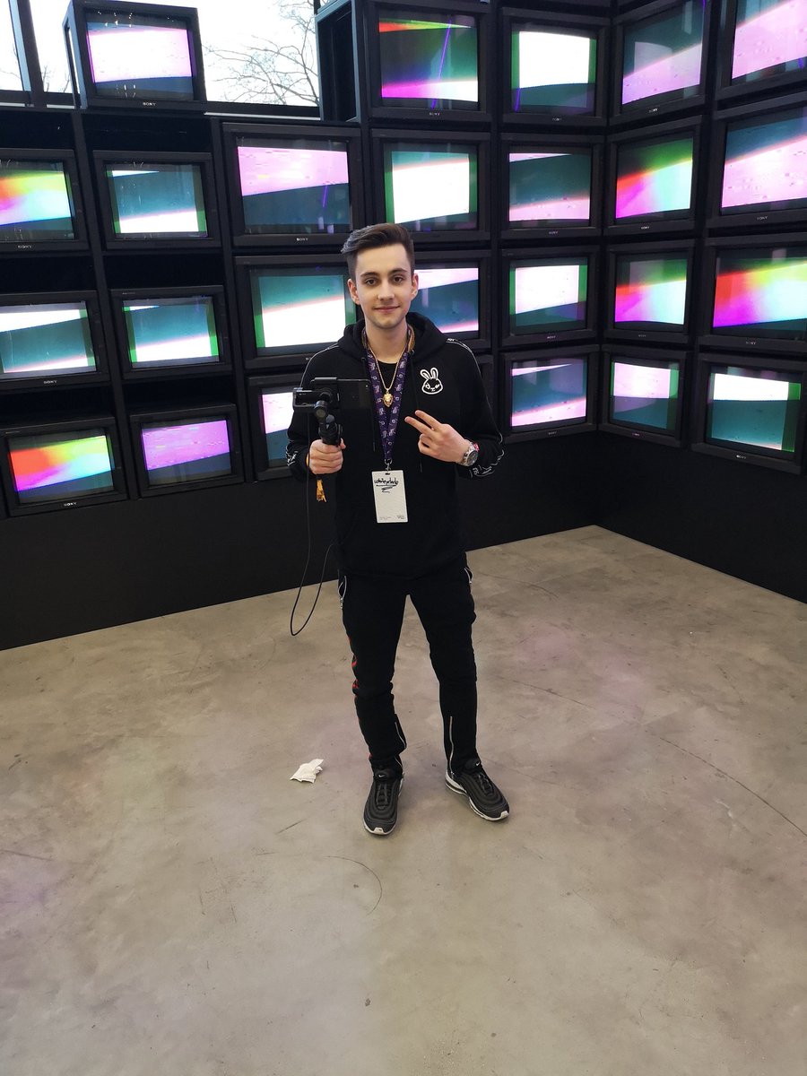 Twitchcon was so damn good. Its so much fun meeting all the people you didn't see for a while together in one place. I won't even try to tag all the people I was happy to see there, just too many. The whole twitch community comming together is just sick. #Twitchcon