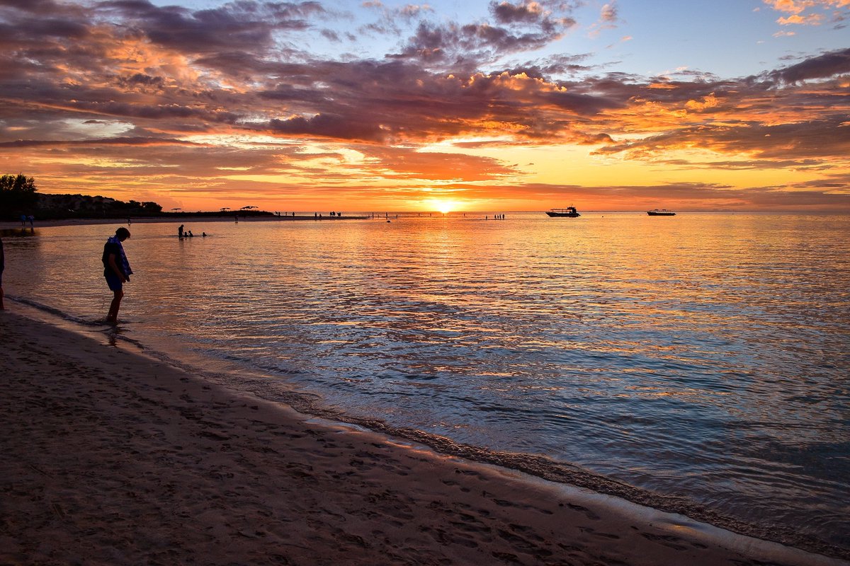 perth_pics's tweet photo. 🌅CoralBay🌅
#justanotherdayinwa #perthisok #perth #amazingwa #icwest #australiagram #thewestphotos #sunsetsniper #sunsets #sunset_hub #roamtheplanet #travelphotography #visualoflife #beachlife #dametraveler #artofvisuals #australiagram #thisiswa #perthlife #nikonphotography https://t.co/hDw5f2ZB5m