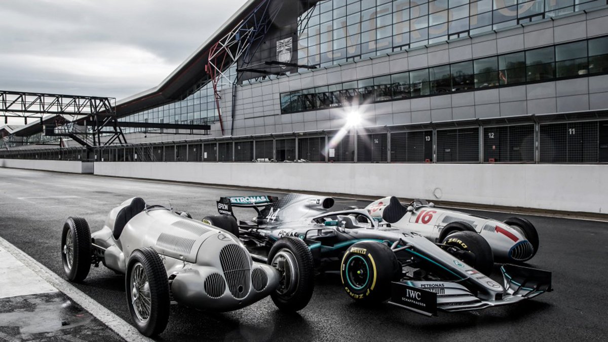 MercedesBenz's tweet image. What’s your favorite race car from all times? Jump back in time with us and get to know our milestone-cars in motorsport history from 1886 until today. Read more about it on the #DaimlerBlog: d.ai/f1ge_tw

#MBclassic #F1 #ValtteriBottas #LewisHamilton #W196