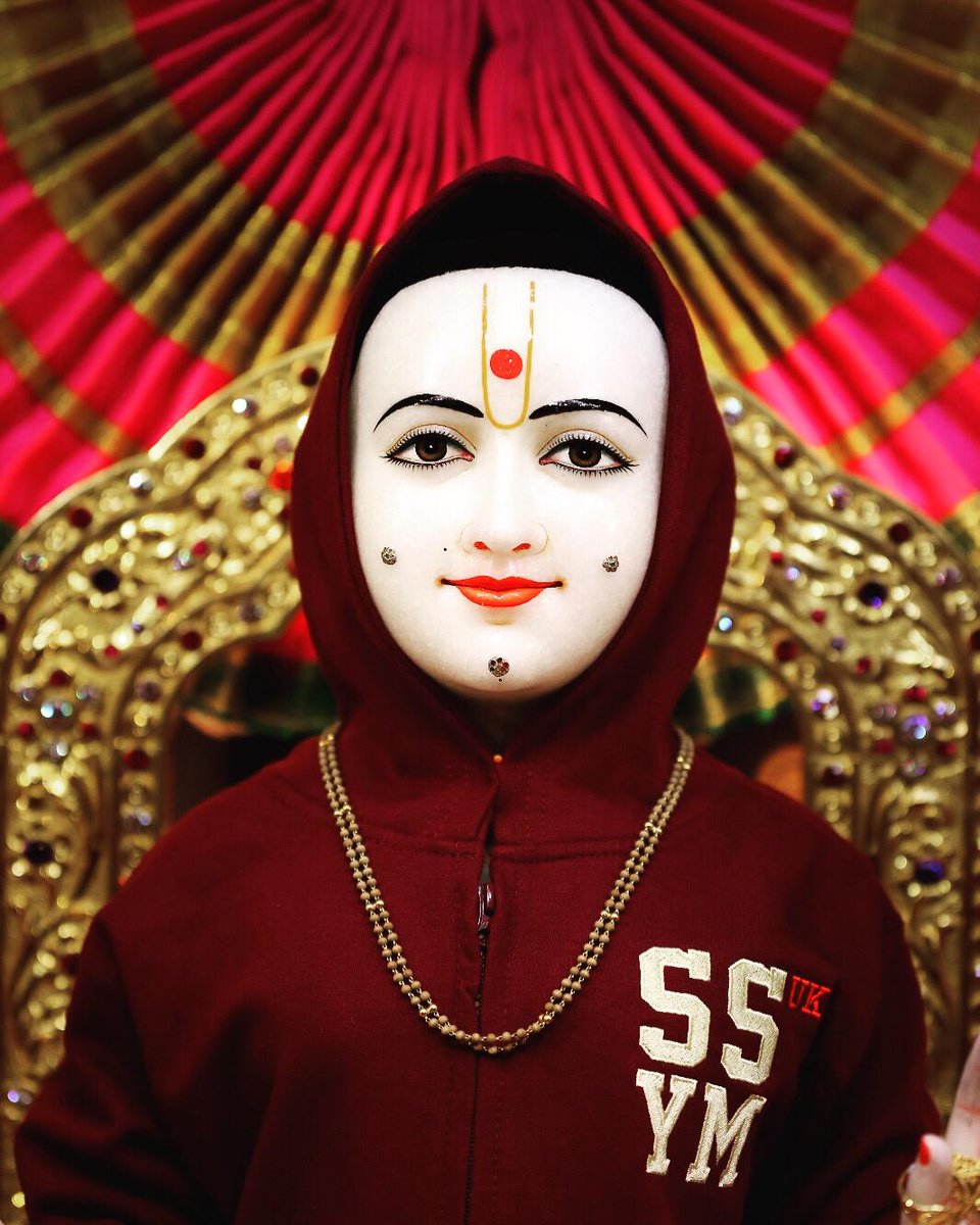 WillesdenTemple's tweet photo. As we celebrated the biggest birthday of the year yesterday, we have 3 more days to one of the most upcoming memorable shibirs of the year! Over 700 divine souls blessed with the presence of santos we come as 700 and we leave as 1.
#Daasatva19
#StrongerTogether #1BigFamily #SSYM https://t.co/LsSTafKitk