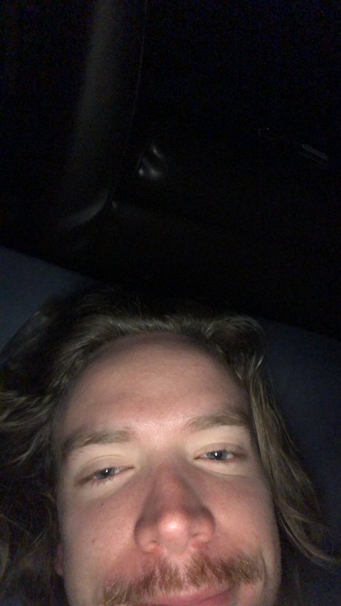 ryanlavalleeee's tweet photo. I can’t sleep anymore I want to go watch the sunrise after I shower https://t.co/T3I6VhSNHk