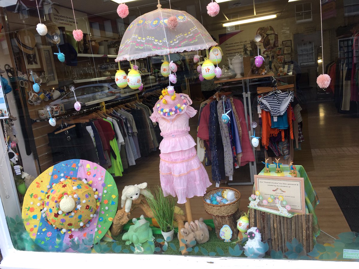 rgphospice's tweet photo. ๐ฃ๐ฐ๐ Our shops have been working tirelessly to produce some amazing #Easter window displays. Here are a few from #FarnhamCommon, #FlackwellHeath and #Fleetville. #charityshop https://t.co/1aNuHl6Z7h