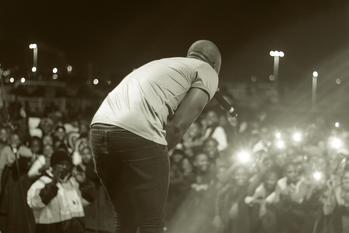 AfroTainmentSA's tweet photo. The hit-maker @NaakMusiQ rocking that #NdakwenzaNtoni smash hit π€π₯ this past weekend at University of Western Cape ... Naak is working on his 3rd studio album "Different" ... ohh nkosi yami kusazoba busy #AfroNumberOne βΌβΌβΌ https://t.co/Mv1vIxLPGR