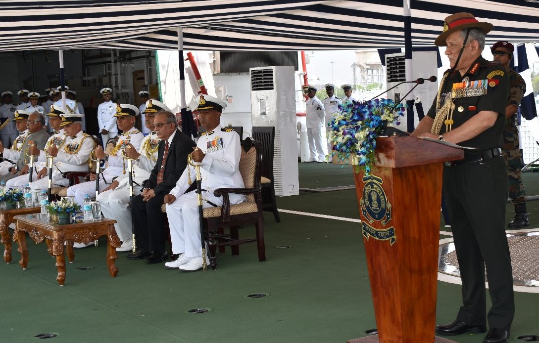IndiaCoastGuard's tweet image. General Bipin Rawat #COAS #Commissioned an indegenously built #StateOfArt #IndianCoastGuard #Ship #Veera 2day in presence of @IndiaCoastGuard Director General Rajendra Singh &amp;amp;dignitaries from centre &amp;amp; state govt. in a #Ceremony held at #Vizag #AndhraPradesh @DefenceMinIndia 1/2
