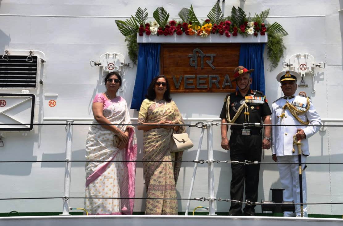 IndiaCoastGuard's tweet image. General Bipin Rawat #COAS #Commissioned an indegenously built #StateOfArt #IndianCoastGuard #Ship #Veera 2day in presence of @IndiaCoastGuard Director General Rajendra Singh &amp;amp;dignitaries from centre &amp;amp; state govt. in a #Ceremony held at #Vizag #AndhraPradesh @DefenceMinIndia 1/2