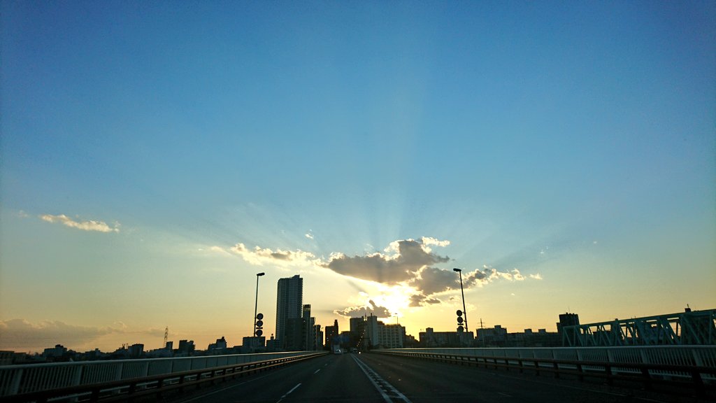novustojkovic's tweet photo. 「青空」
from tokyo
#landscape #tokyo #空
#sky #bluesky #青空 #東京
#sony #driveview #sunset https://t.co/IHsvM6Vh6b