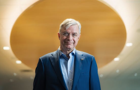StribBiz's tweet photo. Best Buy names new CEO: Hubert Joly turning over reins to Corie Barry in June https://t.co/8ECC36nlaE https://t.co/3mBzStD5X1