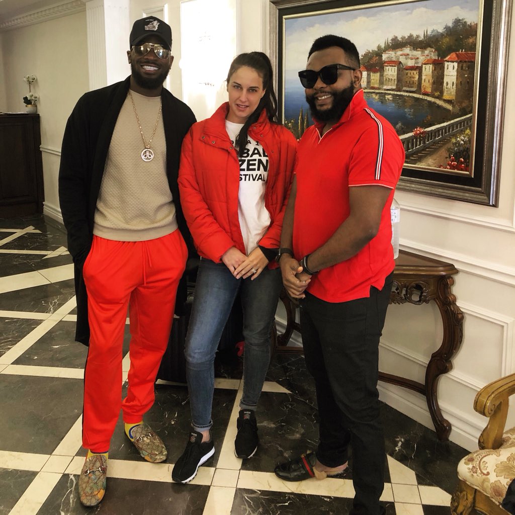CSAglobal_'s tweet image. AIRPORT RUN! Safe travels to #Kokomaster, @DBanj &amp;amp; @DKM Media Managing Director, Damien. We know Nigeria can’t wait to have you back home! #CSAfamily