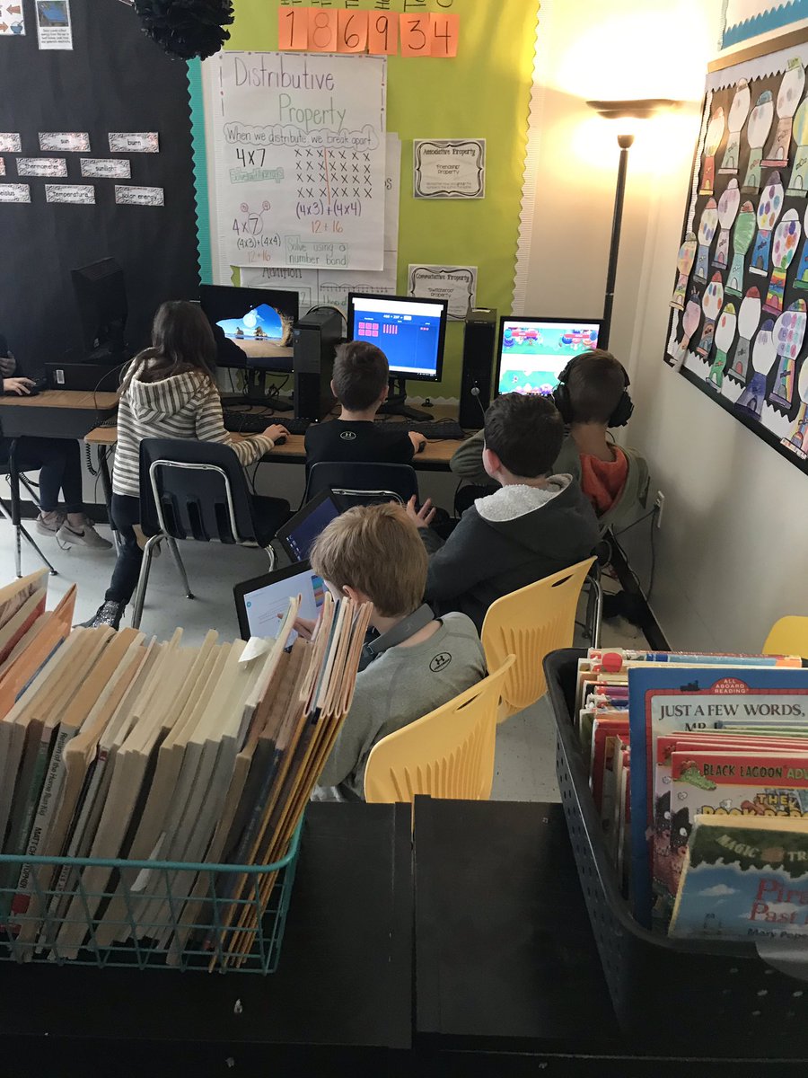 BennettSHE5th's tweet photo. @summithillhusky #pawsandshare     Personalized learning in Mrs. Kehres’ class. 😊 https://t.co/eUdGJrI7zv