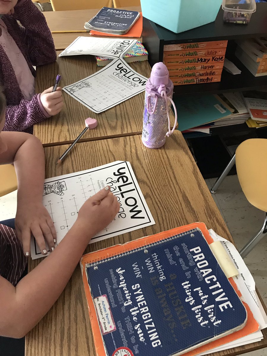 BennettSHE5th's tweet photo. @summithillhusky #pawsandshare     Personalized learning in Mrs. Kehres’ class. 😊 https://t.co/eUdGJrI7zv