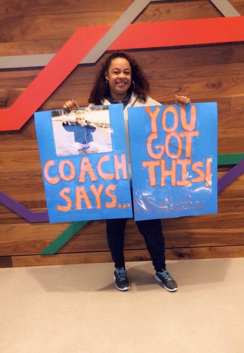 T_WingWomanTrvl's tweet image. All ready to cheer on @jarpad and @realGpad at the @bostonmarathon !! 💙 #RunPadsRun