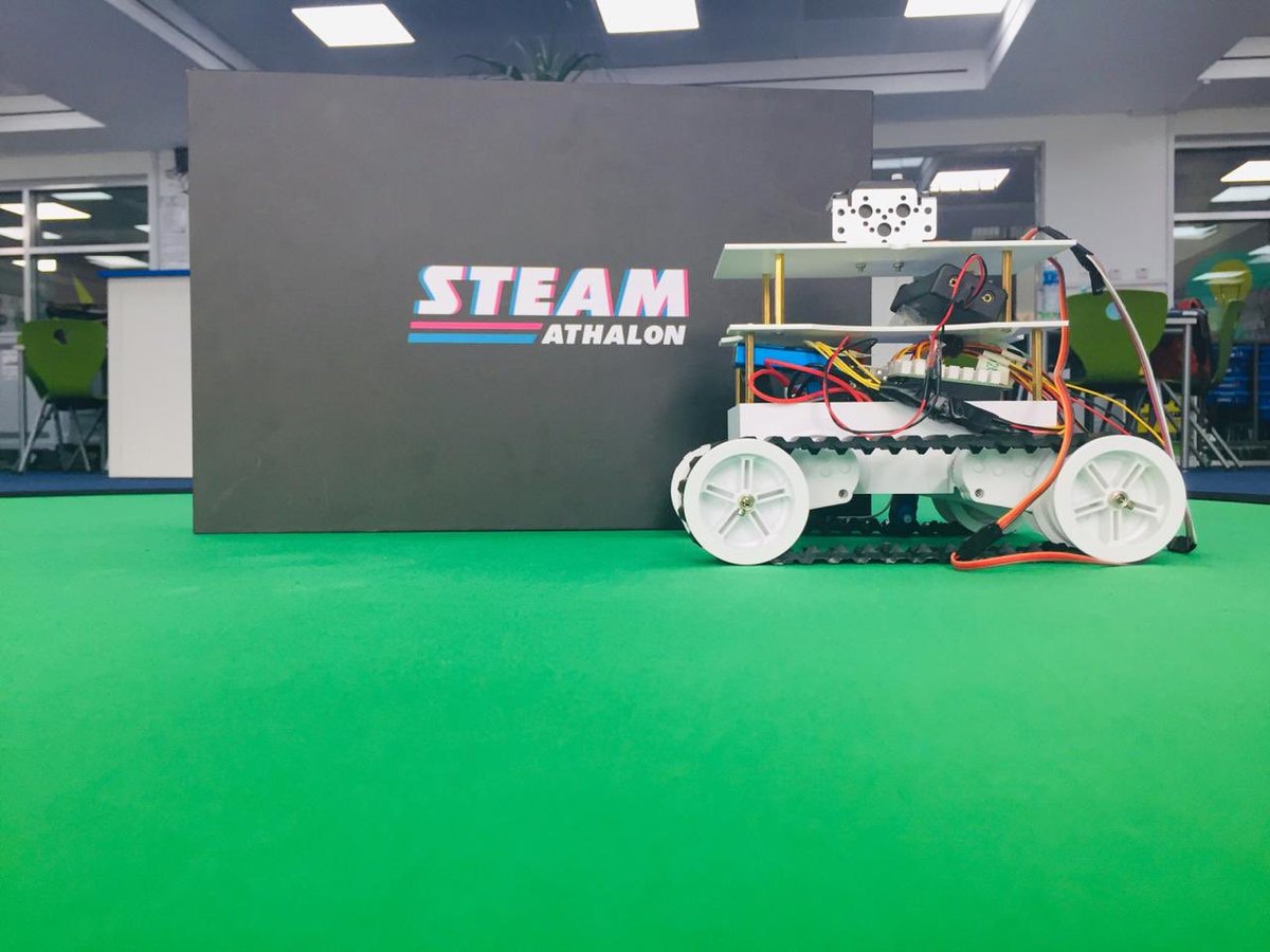 DbsGolfers's tweet photo. Our team is making progress in the #ParOne competition !👍 #beginsatdbs #FutureProof https://t.co/dy69GaozUK