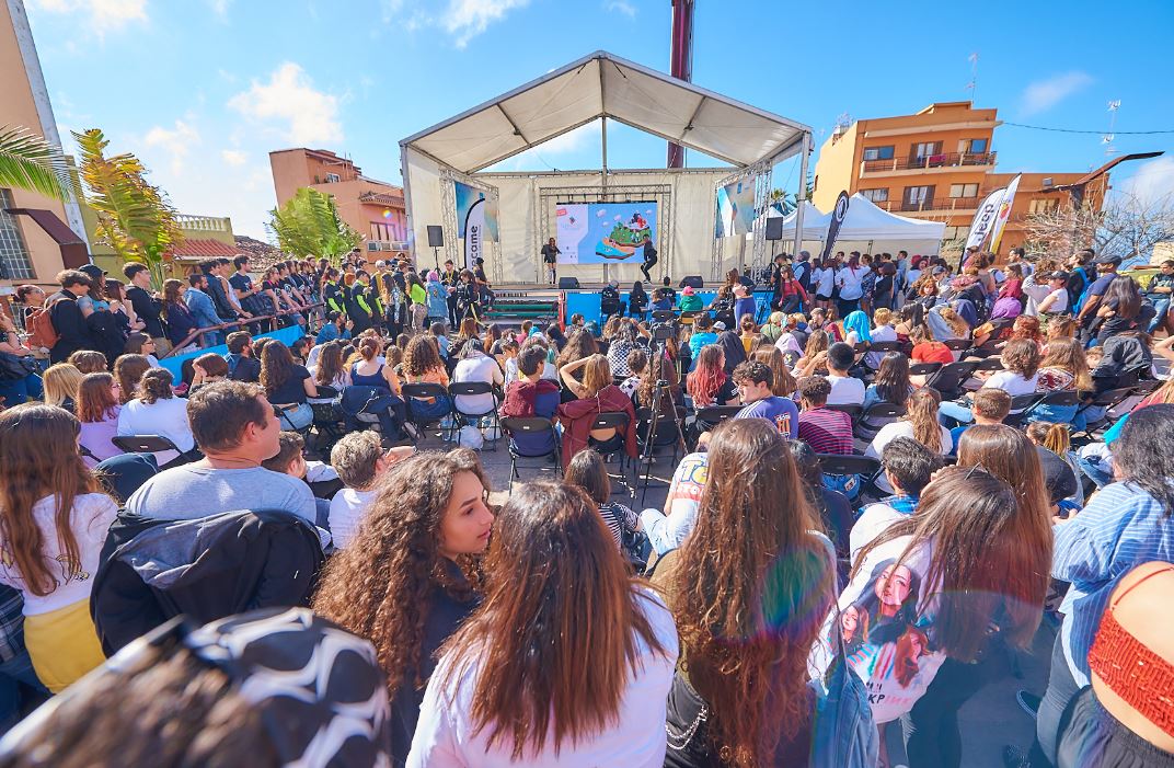CabildoTenerife's tweet photo. #TLPWeekend Tacoronte recibió la vista de nada más y nada menos que de 9.500 personas.
9.500 personas que disfrutaron de las actividades para toda la familia y de las competiciones de #eSports, #KPop, #Cosplay, #RealidadVirtual y talleres tecnológicos. 👉🏽https://t.co/Nj0X19aKey https://t.co/8xQg6qYhYz