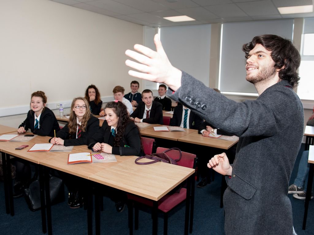 DerbyUni's tweet photo. Head to @bemoreBEAR in Sadler Gate, #Derby, tomorrow morning for an informal chat about getting into teaching. The event runs from 9am until 11:30am and will provide information about going to University to study to become a teacher. #GetIntoTeaching #DerbyTeaching #DerbyUni https://t.co/7SBpW0EsYF