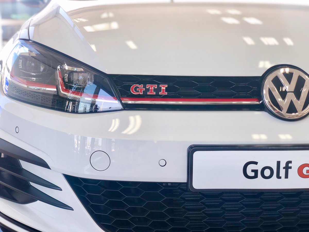 emilie__grn's tweet photo. [ Golf GTI TCR ] 
Avant de dire au revoir à la Golf VII, venez vibrer pour sa dernière version limitée et pas des moindres 🏎
🚨290CH
🚨100 exemplaires en France
Coup de ❤️ assuré ! @vw_france @Groupeboucher 
#GolfVII #GTITCR #VW https://t.co/xbw9aN6umb