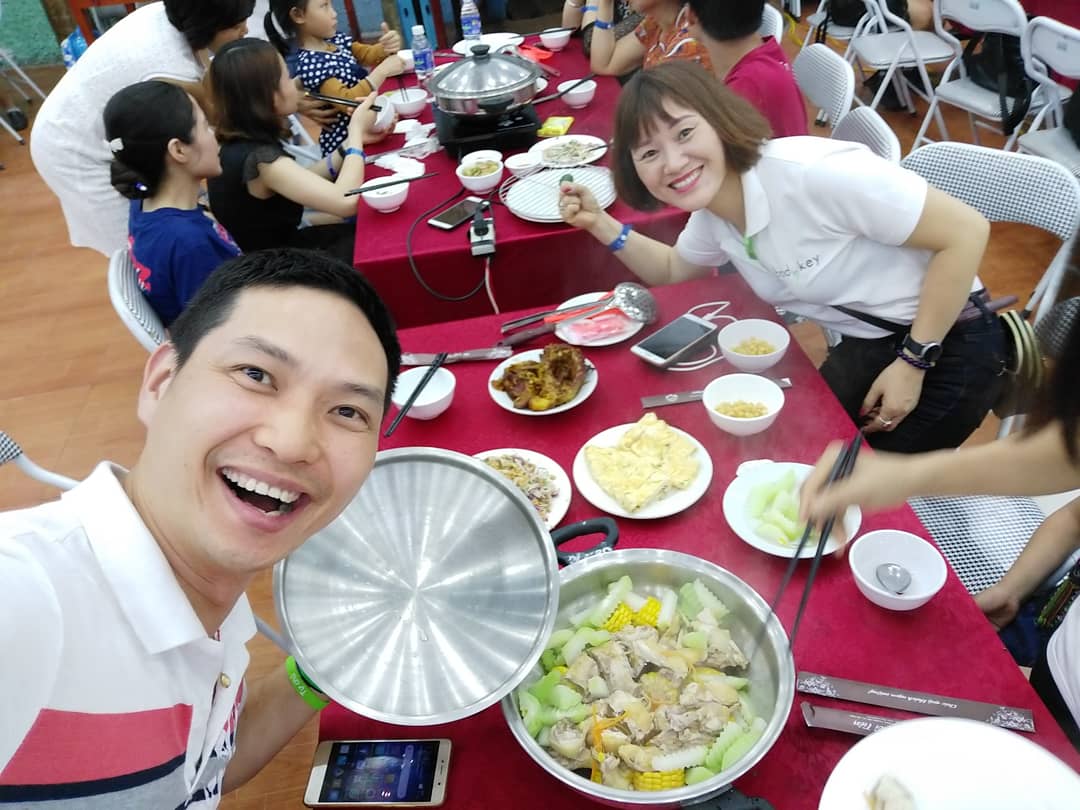 HuyVuiPhet's tweet photo. 2019.04.14
#LẩuKhôThậpCẩm #NồiQueenWok_NồiThần
Link share: https://t.co/DRwpN51Yp9
#NồiQueenWok_NồiThần, Thật không thể tưởng tượng được, Việc nấu ăn lại trở nên ĐƠN GIẢN và THỨC ĂN NGON KINH KHỦNG...hihi

Link share:
https://t.co/NpZKMn6vB8 https://t.co/Gwjsk1gXQu