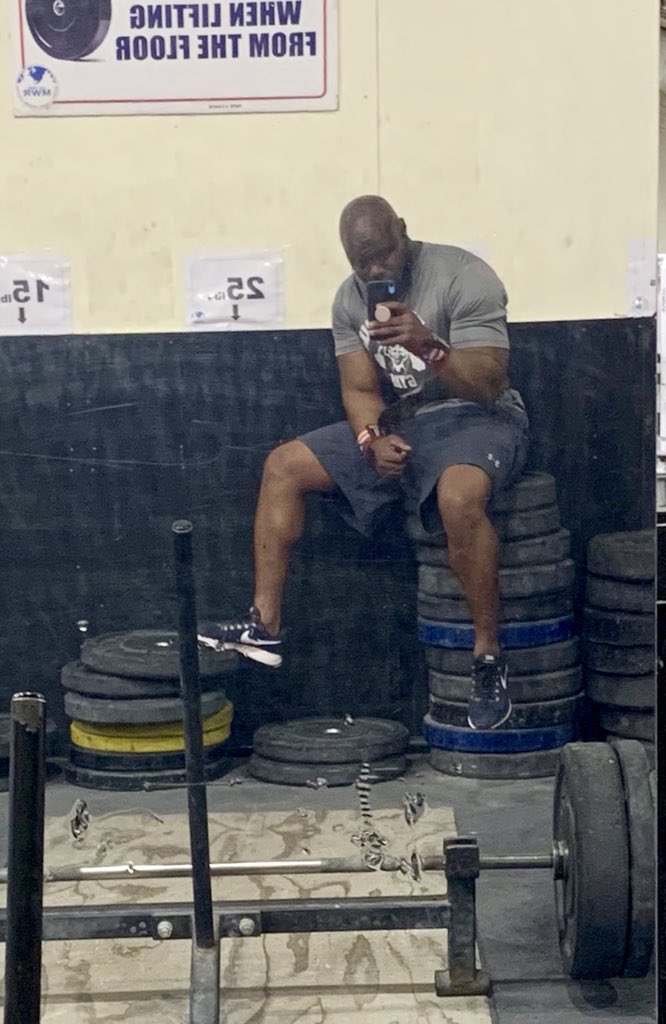 darrylrvealsr's tweet photo. “Get up and Grind.” 
#sigmasthatlift #pumpngrow #militaryfitness #dopemilitaryfitness #DopeMilitary  #goals #achievement #inspiration #fitnessmotivation #militaryfreshnetwork #Elite #Levels #PBS1914 #gymgang #houseofiron https://t.co/BwgiDxL5HT