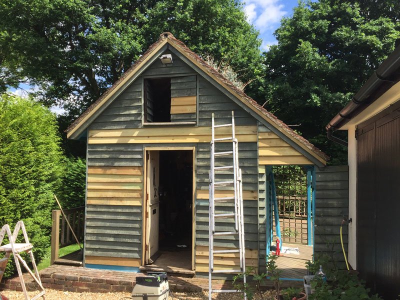 kandmdecorating's tweet photo. An interesting @kandmdecorating project last year was #decorating a workshop in #itchingfield using #Dulux exterior satinwood, #sadolin superdec lapis lazuli and #Dulux metalshield on the door furniture. See case study https://t.co/JoaZiHAvHq https://t.co/3SjcDEoqYr