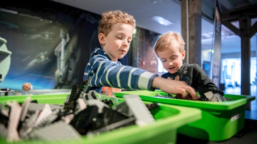 WAZDuisburg's tweet photo. Kindermuseum: Neue Star-Wars-Lego-Austellung im Duisburger Explorado https://t.co/QPNpJTIBxo  (bot) https://t.co/e7LVQtB5La